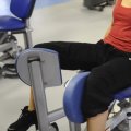 Сведение ног в тренажере: техника выполнения, какие мышцы работают, фото