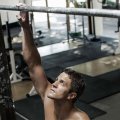Как накачивают мышцы в домашних условиях: самые эффективные упражнения